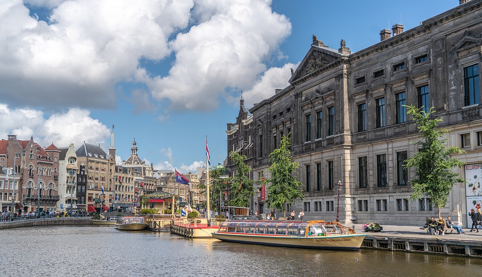 amsterdamallardpierson - See the Med in Amsterdam. [ATTDT]