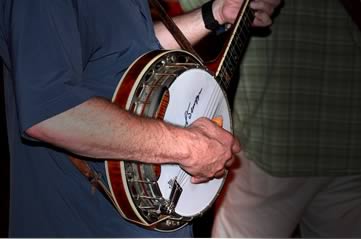banjoplayer - Have a folk-filled evening. [ATTDT]