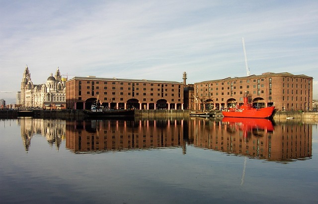 liverpoolalbertdock - Discover Liverpool's modern art. [ATTDT]