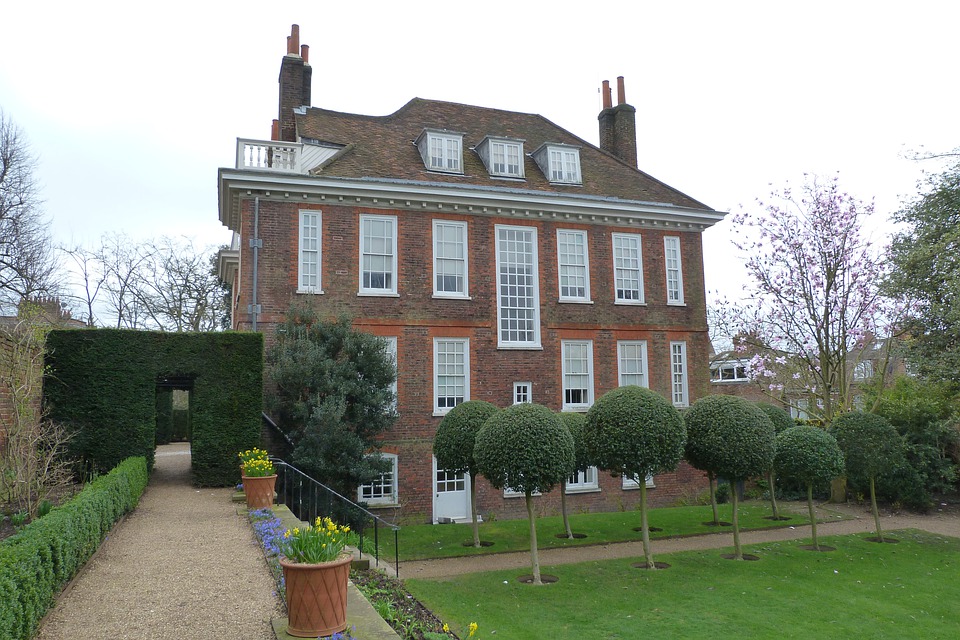 londonfentonhouse - Hear history at Fenton House. [ATTDT]