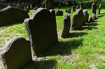 tombstones - Explore secrets of the grave at Kensal Green Cemetery. [ATTDT]