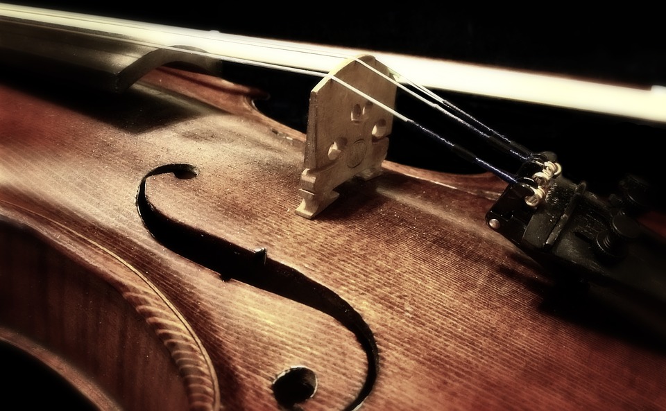 violin - String together the history of music. [ATTDT]