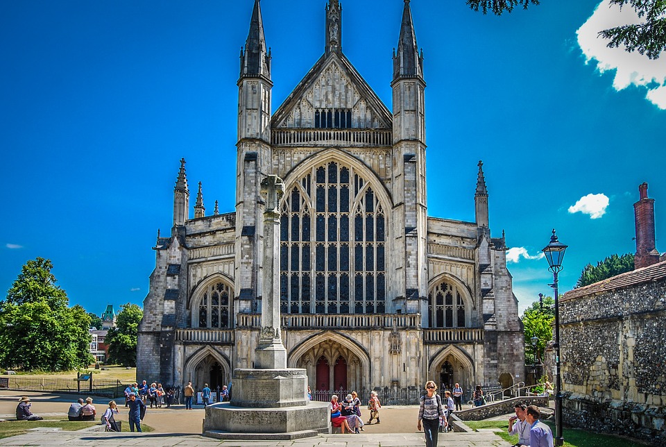 winchestercathedral - Wind your way up to Winchester Cathedral. [ATTDT]